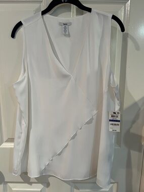 Bar III prism garden bright white sleeveless shell v neck top XL lined